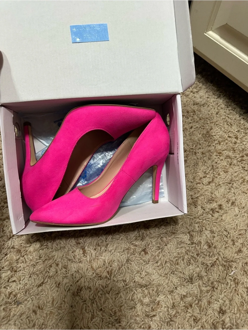 Women's Fuchsia Pointed-Toe High Heel Pumps